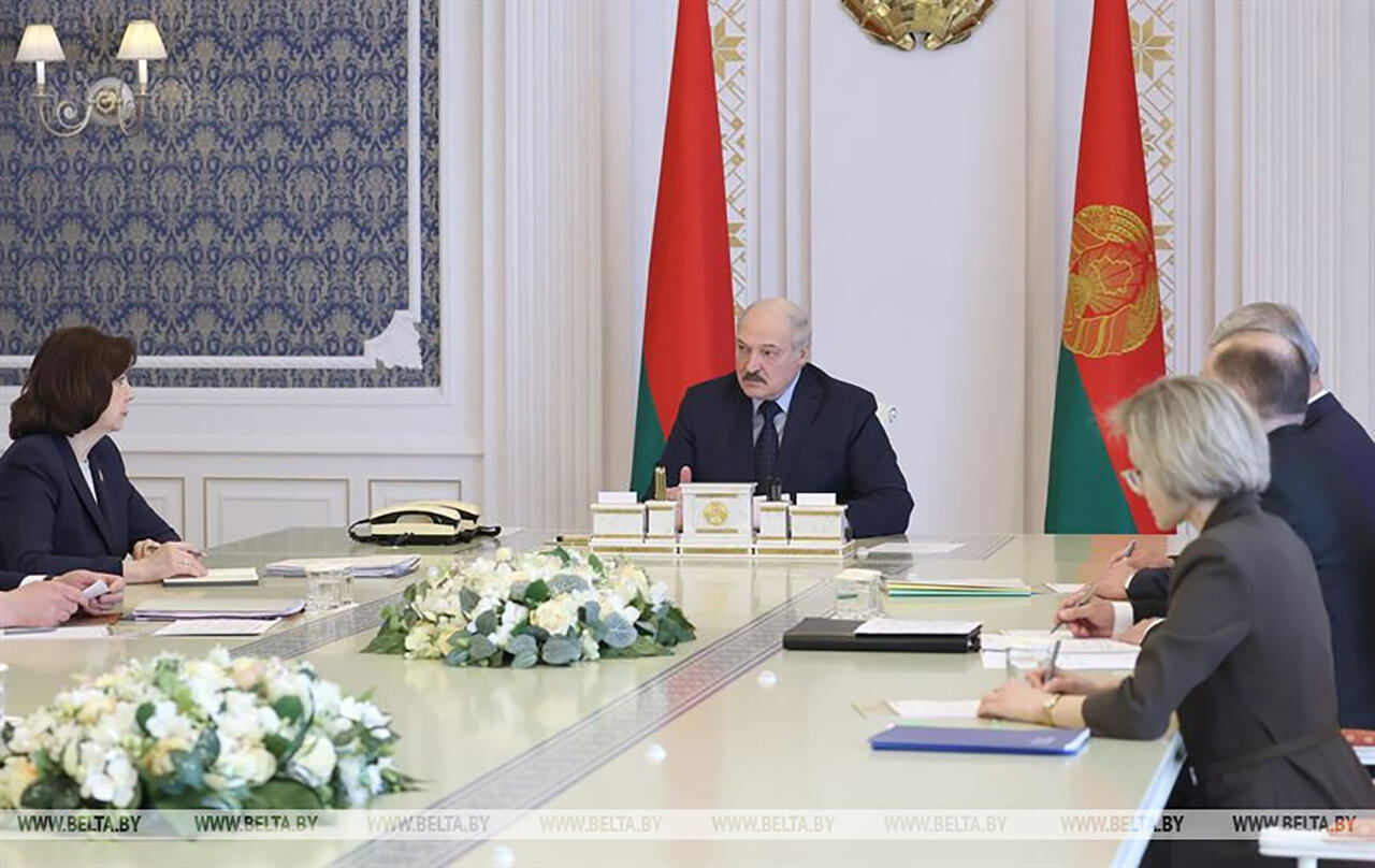 Во время совещания
