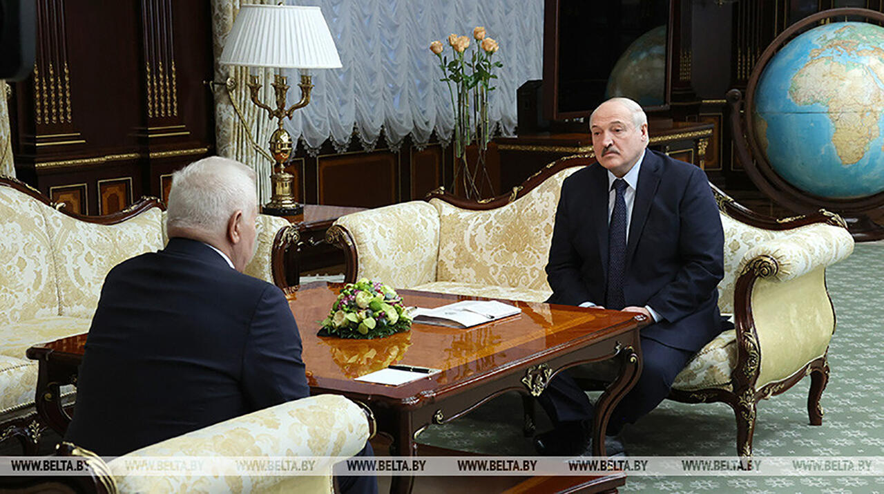 Александр Мороз и Александр Лукашенко