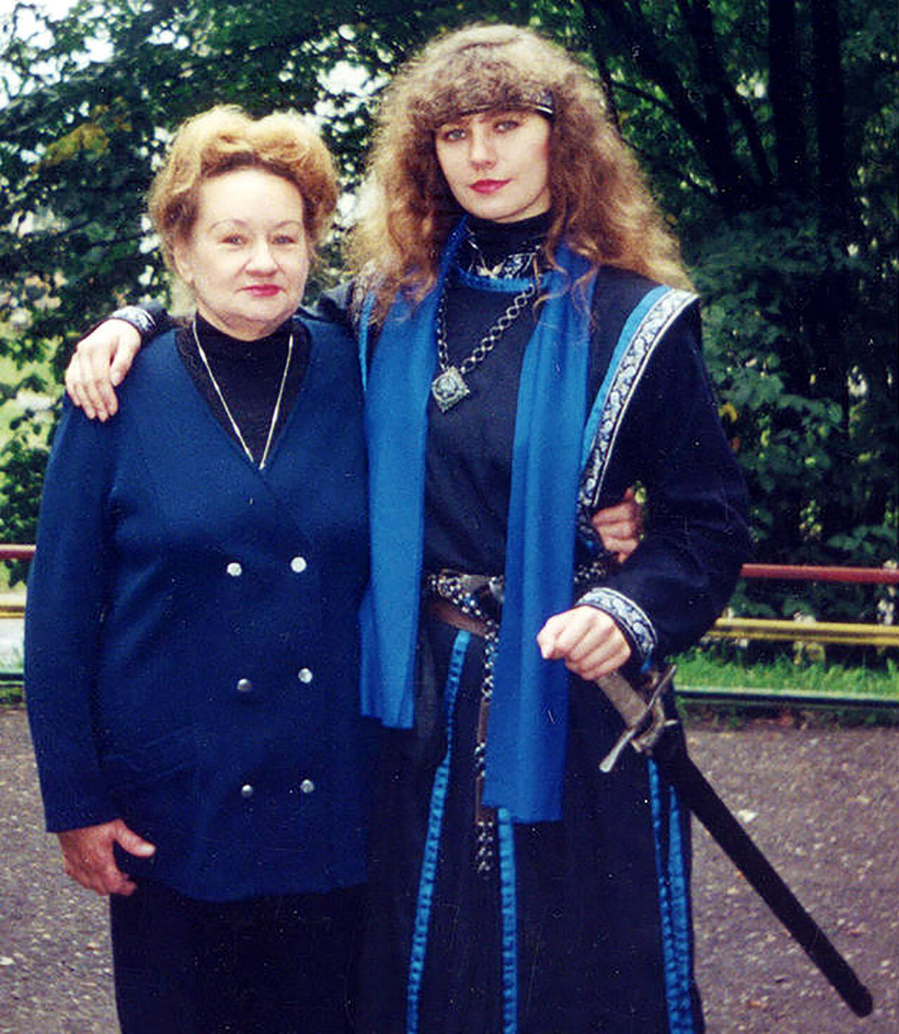 Мама под защитой. Ирина Дарьина с мамой Ларисой Владимировной, 2000 г.