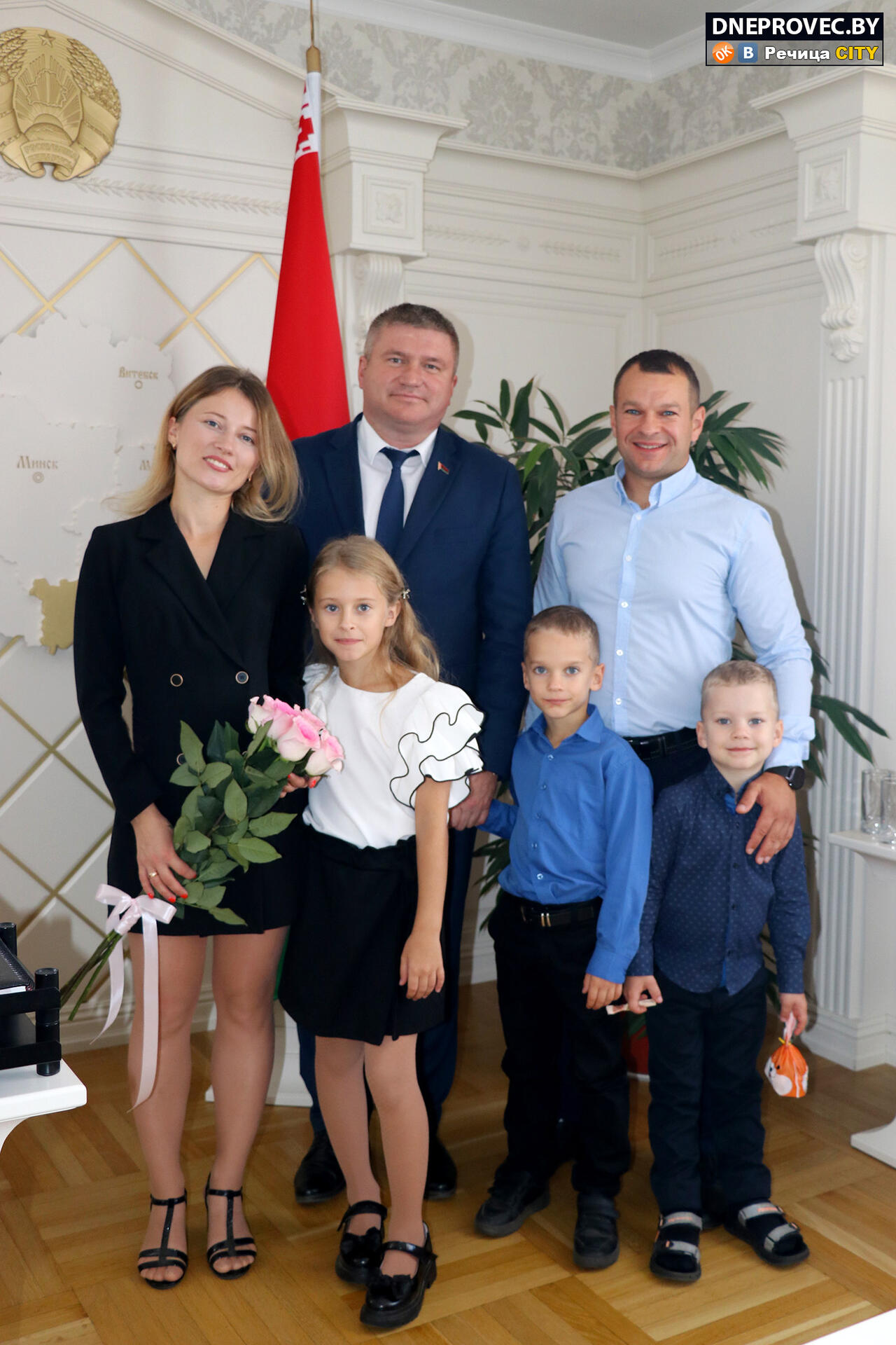 Встреча семьи Новиковых с председателем райисполкома