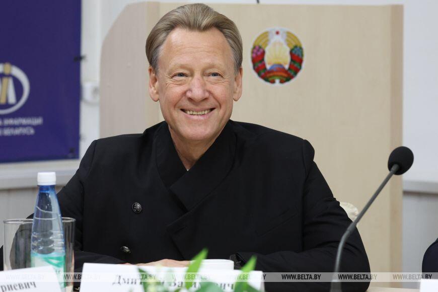 Дмитрий Харатьян